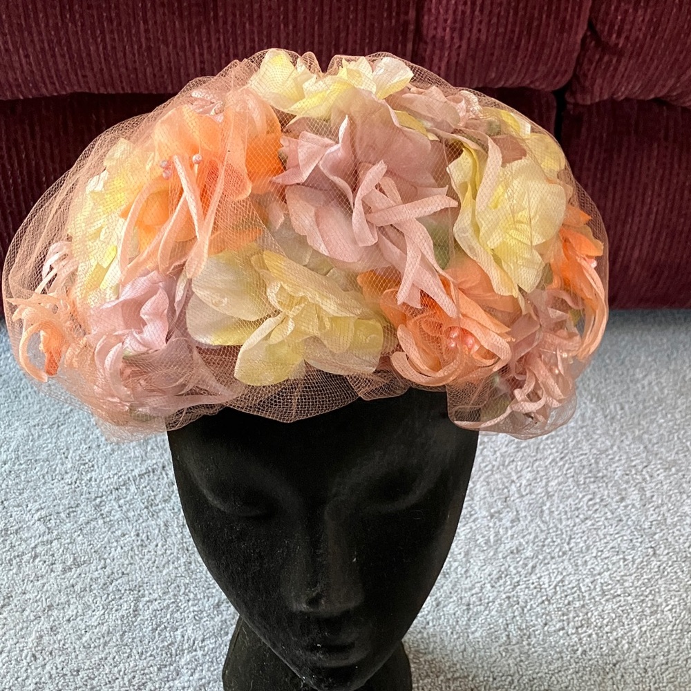 Elegant Floral Women's Hat with Soft Pastel Flowers